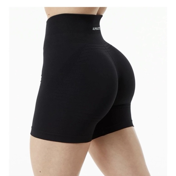 Alphalete Pants - Alphalete Ozone 5.5” Black Shorts